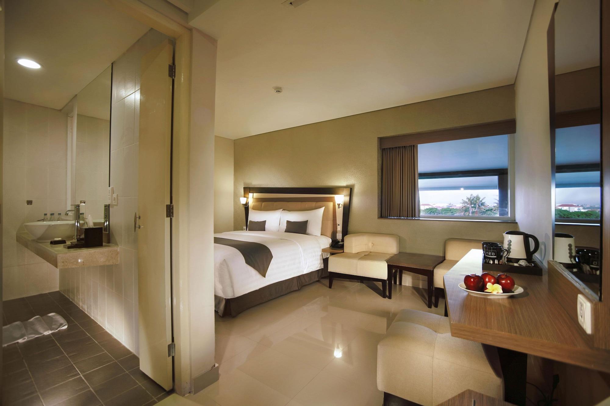 Hotel Neo - Kuta, Jelantik Legian Exterior foto